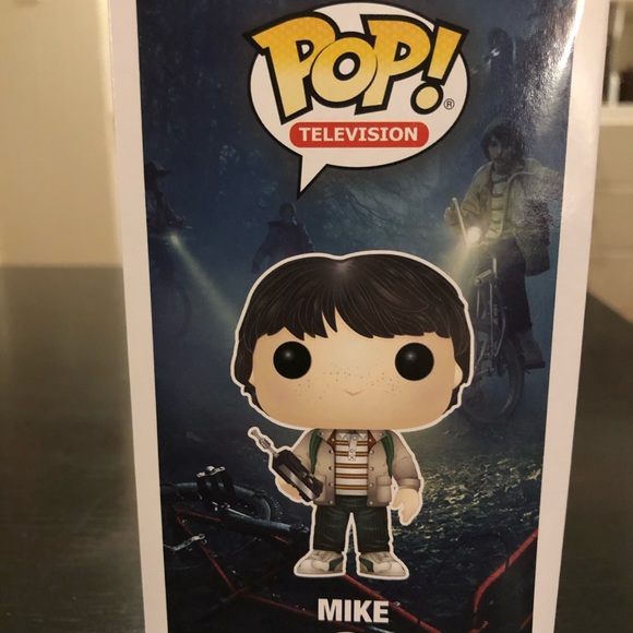 Funko Pop Stranger Things Mike # 423 New in box. Discounts on bundles! - Picture 4 of 5